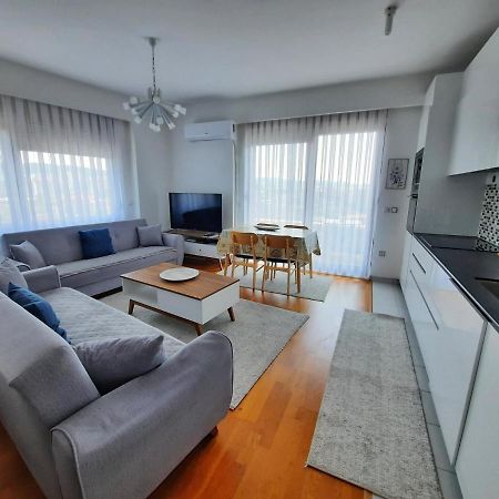 Luxury Sky View Apartment Приштина Экстерьер фото