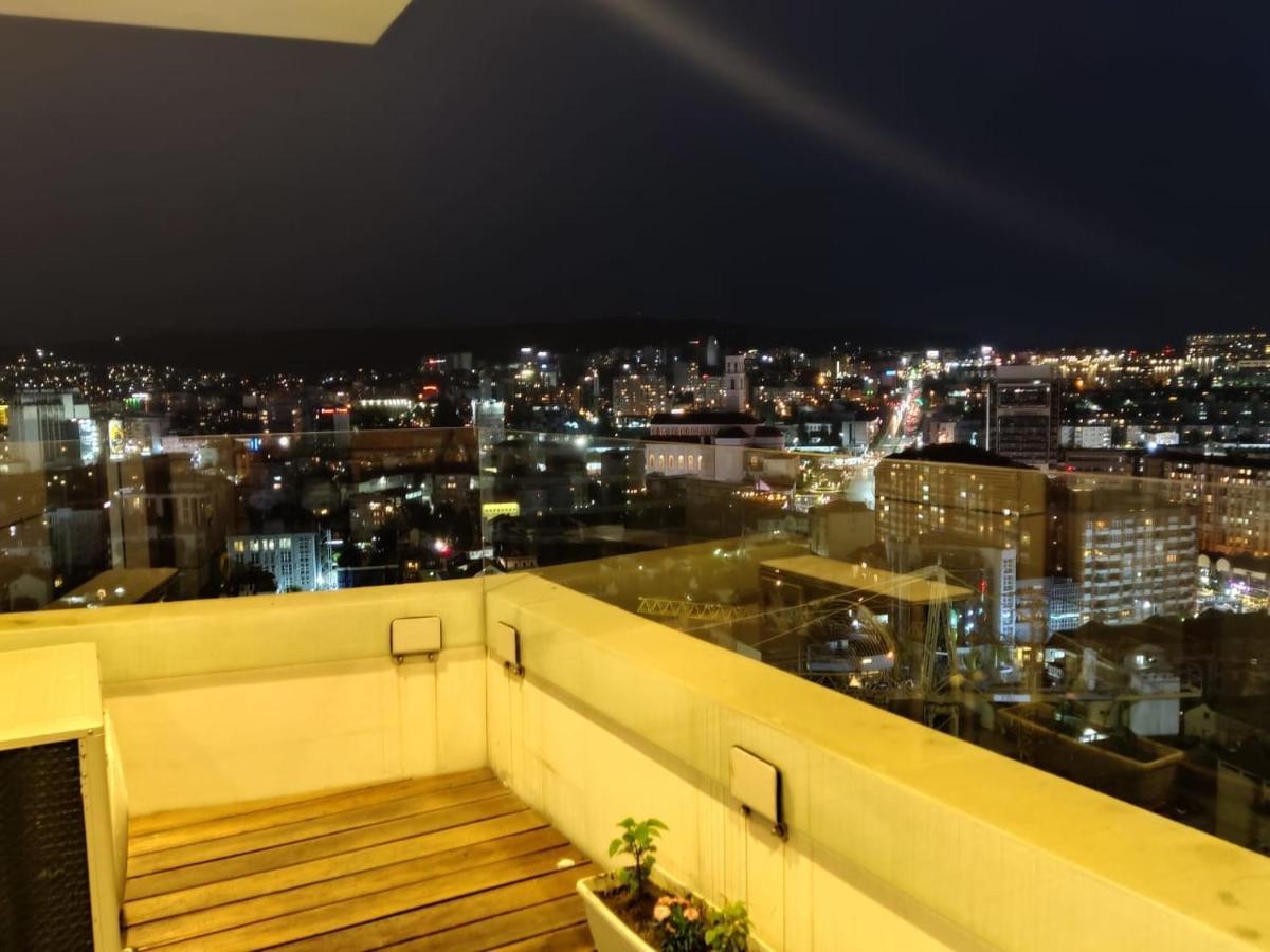 Luxury Sky View Apartment Приштина Экстерьер фото