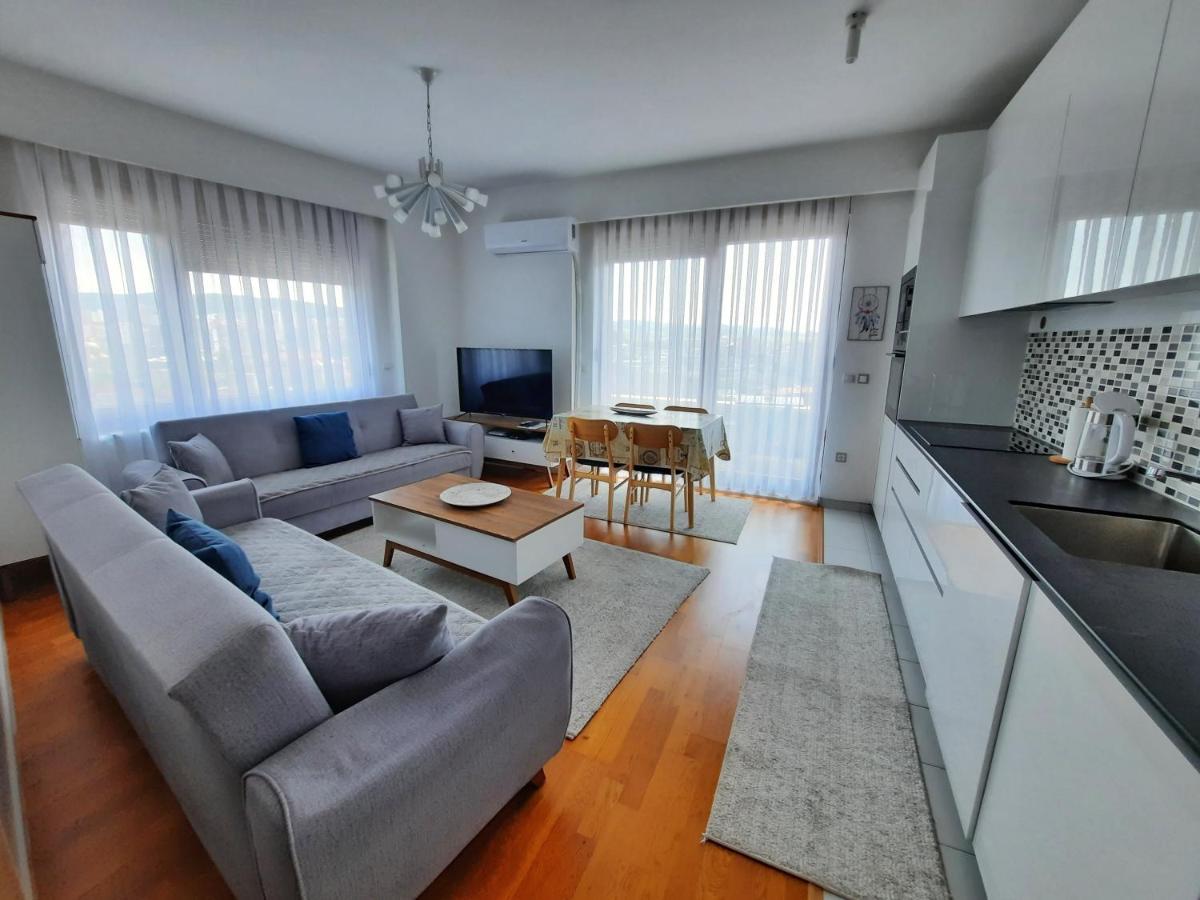 Luxury Sky View Apartment Приштина Экстерьер фото