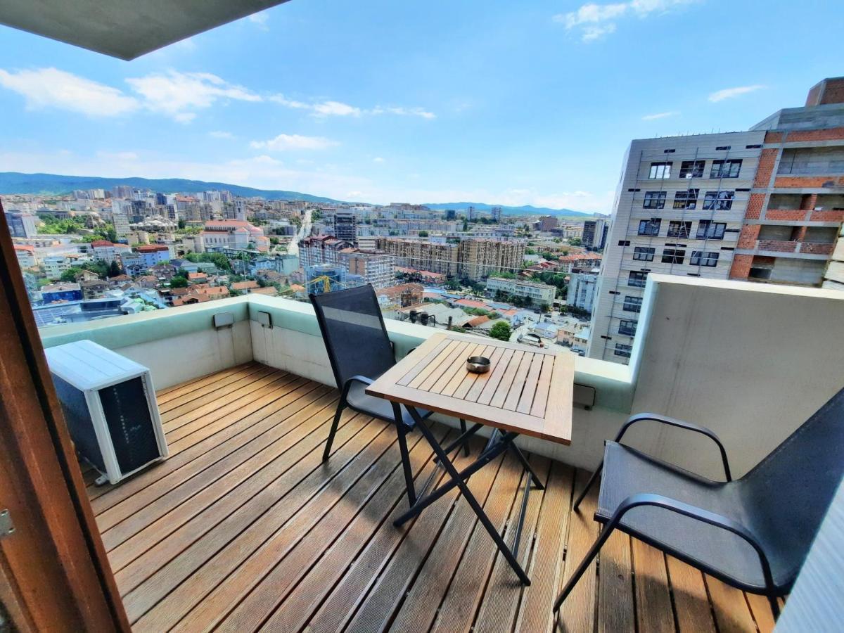 Luxury Sky View Apartment Приштина Экстерьер фото