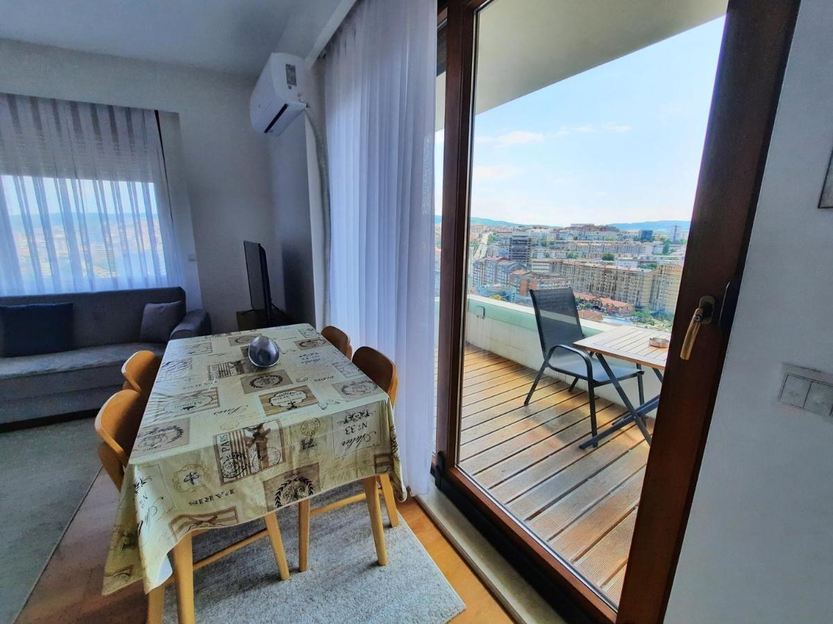 Luxury Sky View Apartment Приштина Экстерьер фото